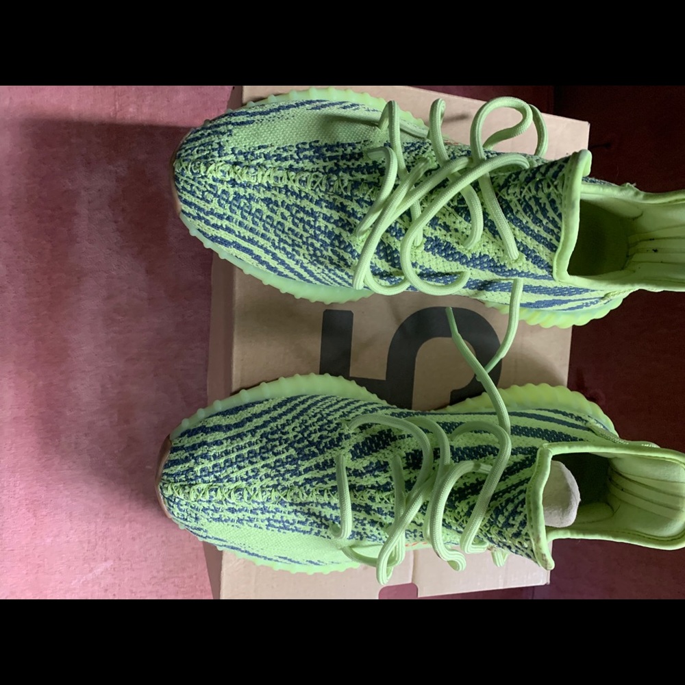 Yeezy Boost 350 V2 Semi frozen yellow
